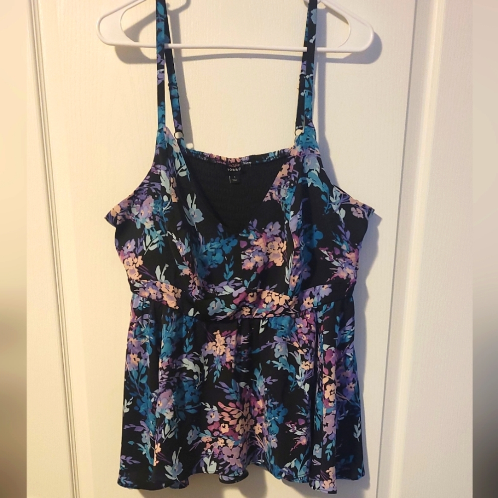 Torrid nwt v neck peplum size 1x